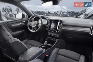 Отделка салона материалами премиум-класса